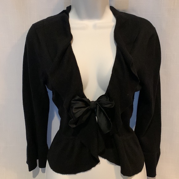 Sweet or sexy!? Short cardigan with satin tie front! - Picture 2 of 4